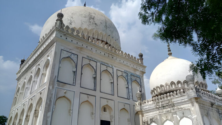 Hyderabad is Famous for Pearls